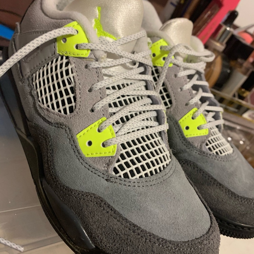 Kids sneakers